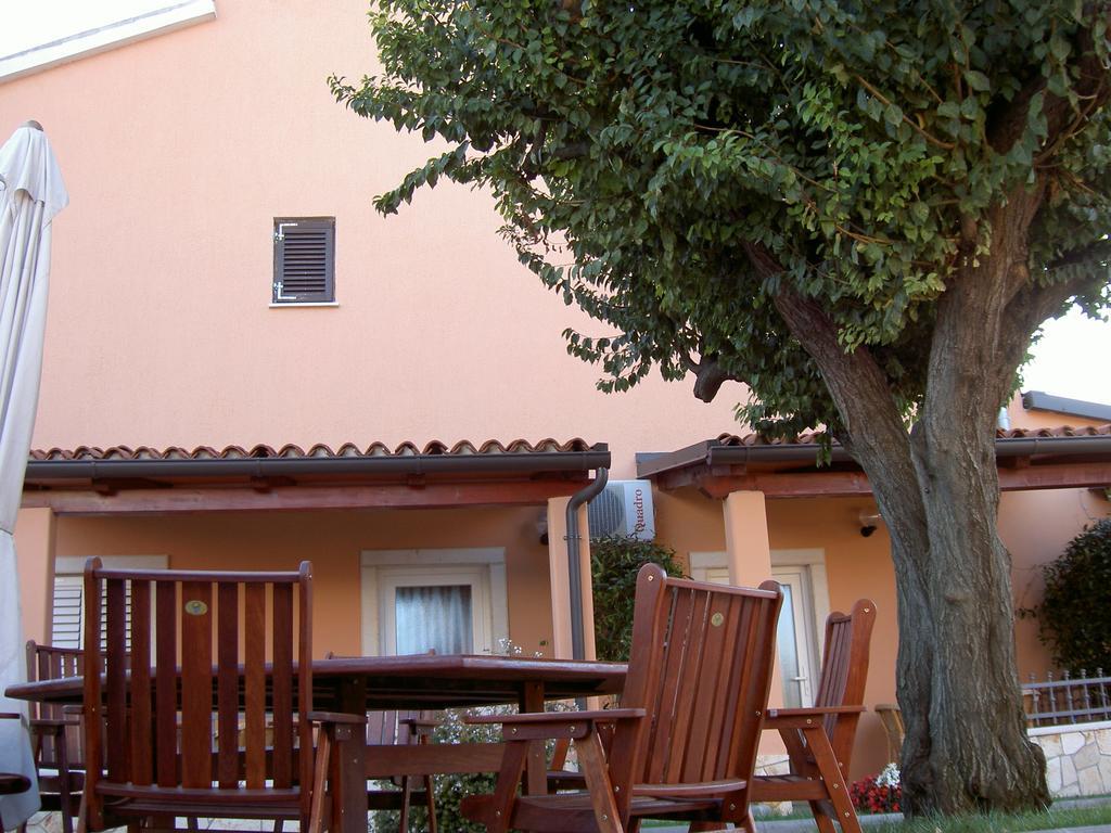 Apartments Kori Funtana Quarto foto